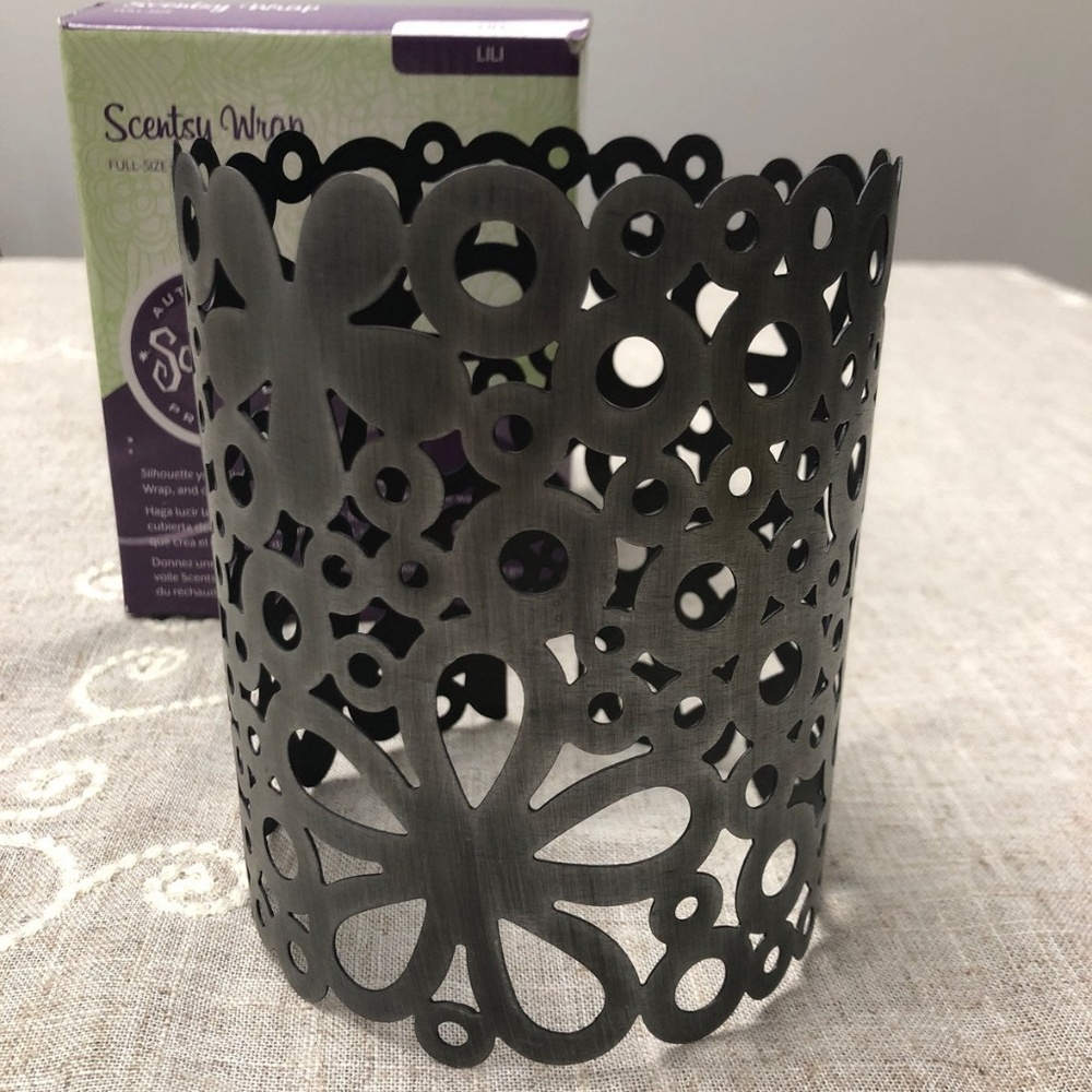 NIB Scentsy Lili Warmer Wrap